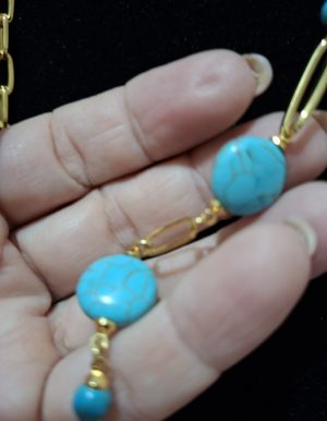 Colar com moedas de Turquesa e pingente incluso.