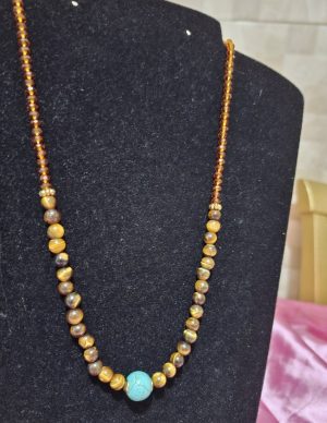 Choker Olho de Tigre com pedra Turquesa.
