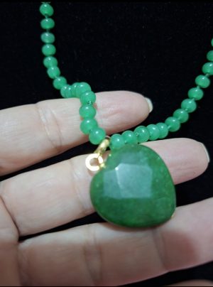 Monte seu conjunto de Jade Colombiano