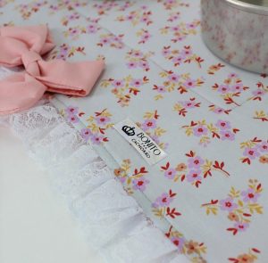 Porta Comedouro Flores Rosa